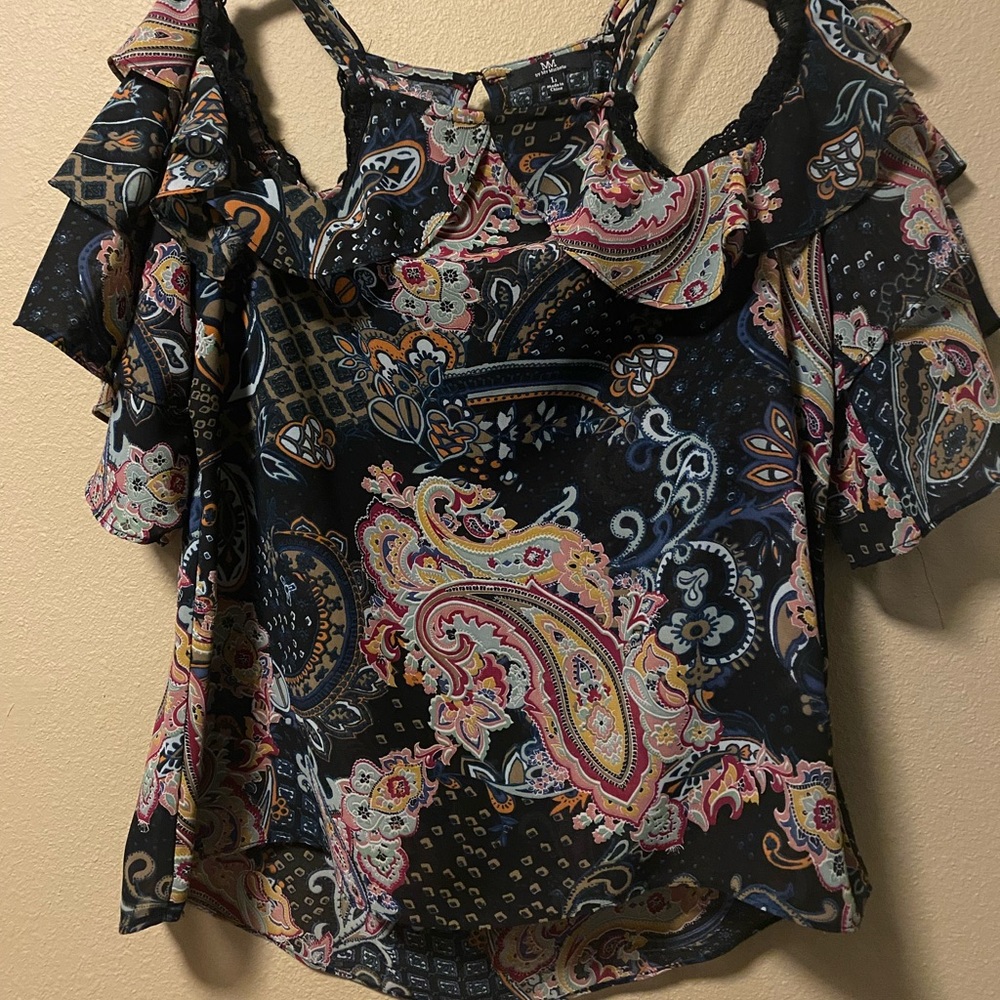Cold shoulder top